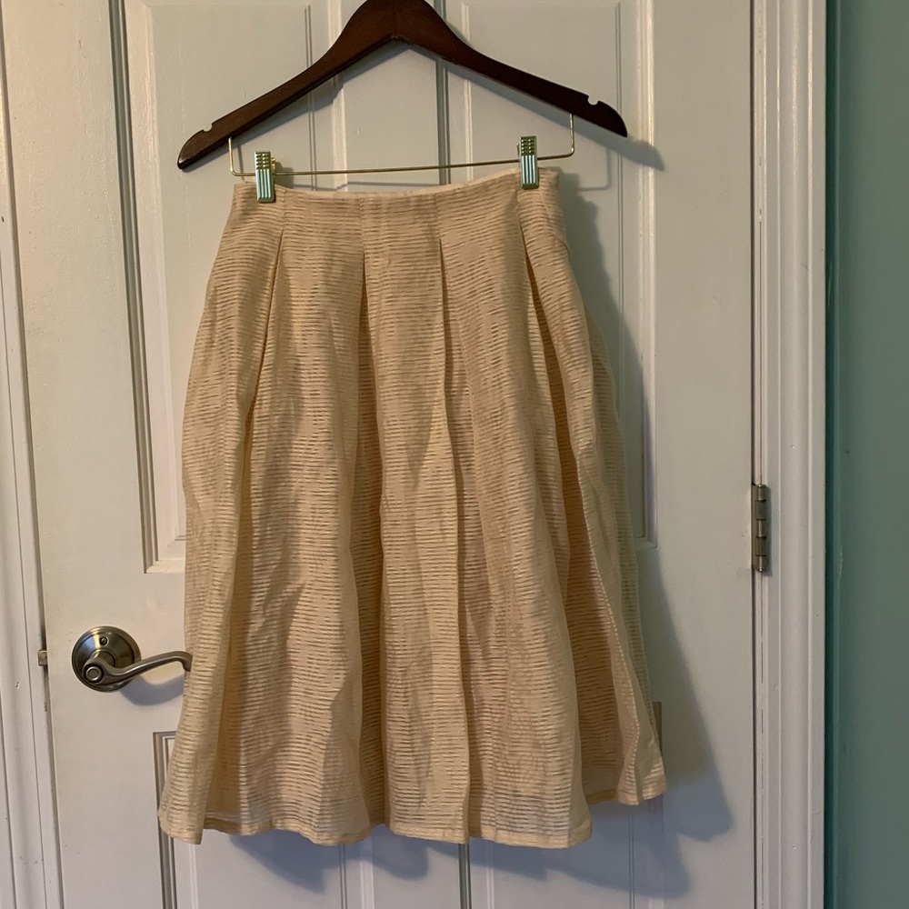 El Hanger Pleated Skirt